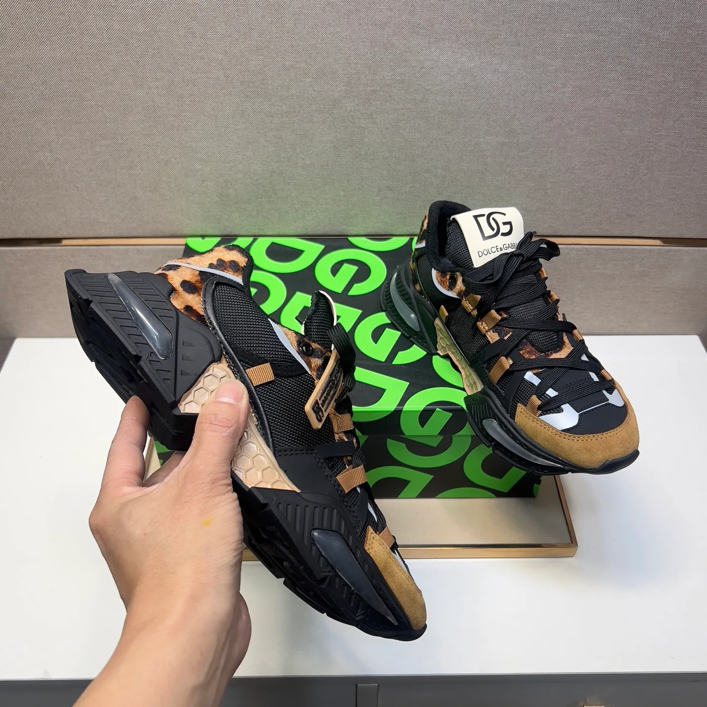 ⬛️Men's men's shoes💰p560【DG～】couple casual shoes 2025z cabinet sales simultaneously 🔶Size: 35-44#️⃣ 🔷1 color🔜The upper is made of multi-material splicing➕Mesh lining, comfortable and breathable, sole: original comfortable and wear-resistant outsole, ⚠️real thing📱photographed🎬real thing is better📢📢📢